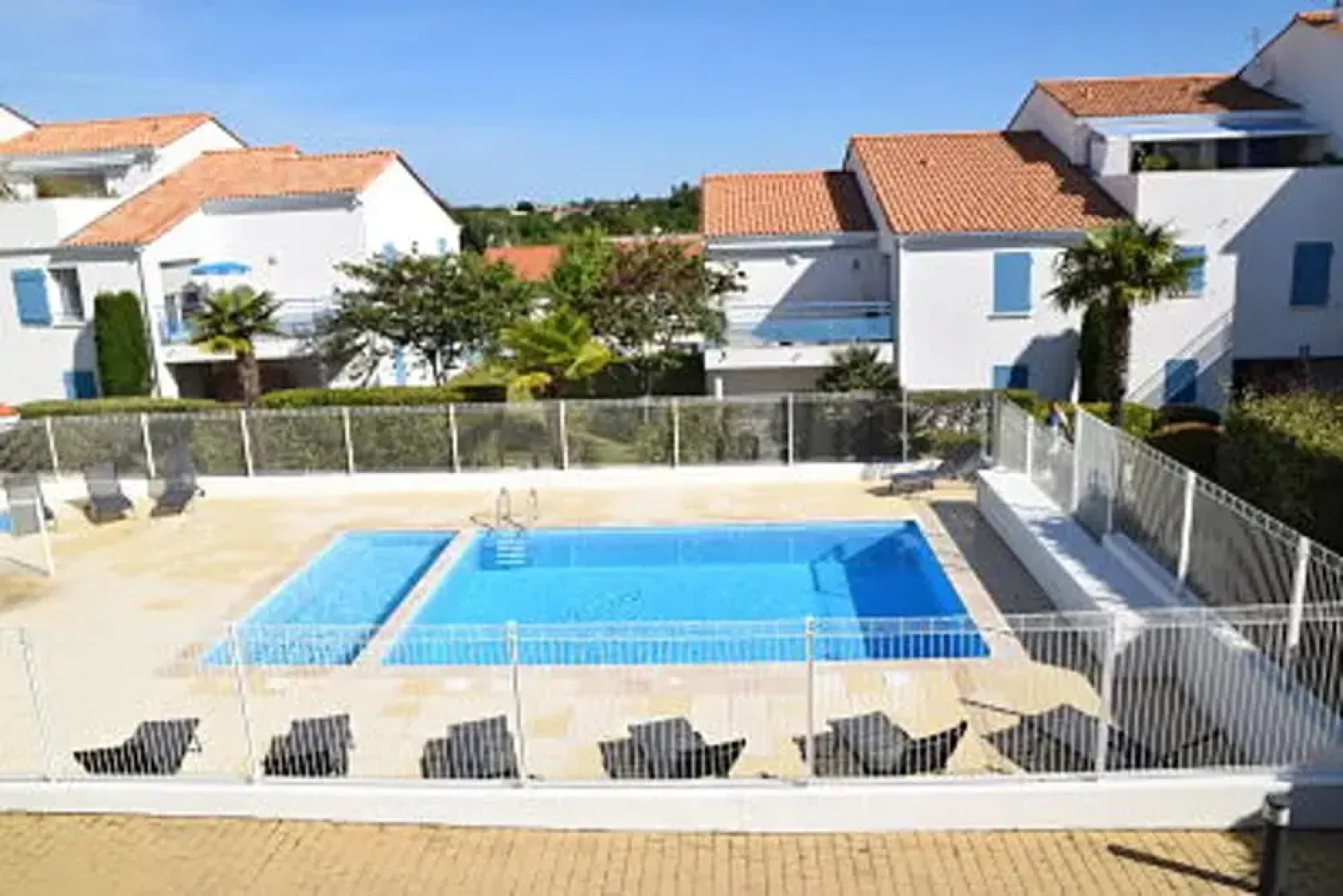 House With 2 Bedrooms in Vaux-sur-mer, With Pool Access, Enclosed Gard