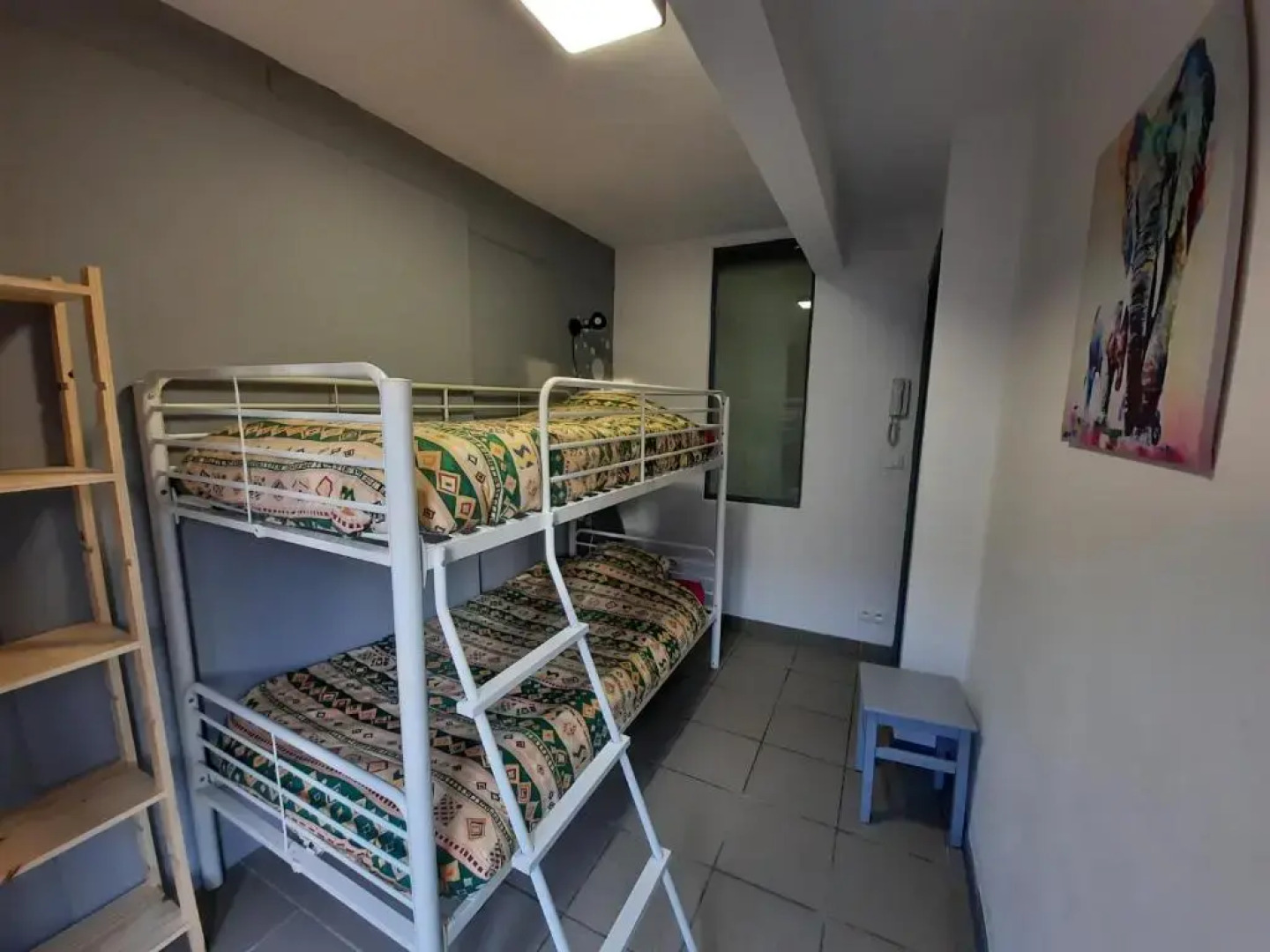 Superbe appartement F2 neuf : terrasse, barbecue.