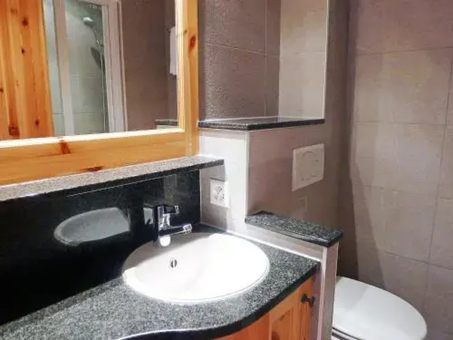 Apartment Rhodonite 4