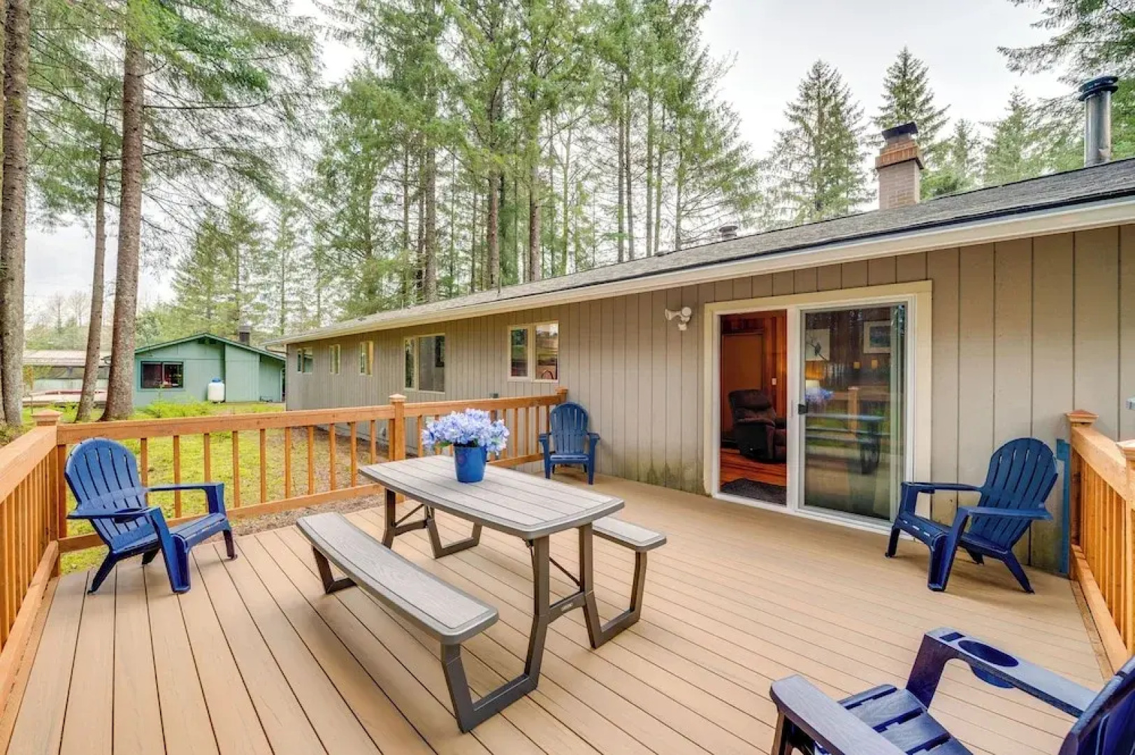 2 Mi to Mendenhall Glacier: Forest-view Sanctuary!