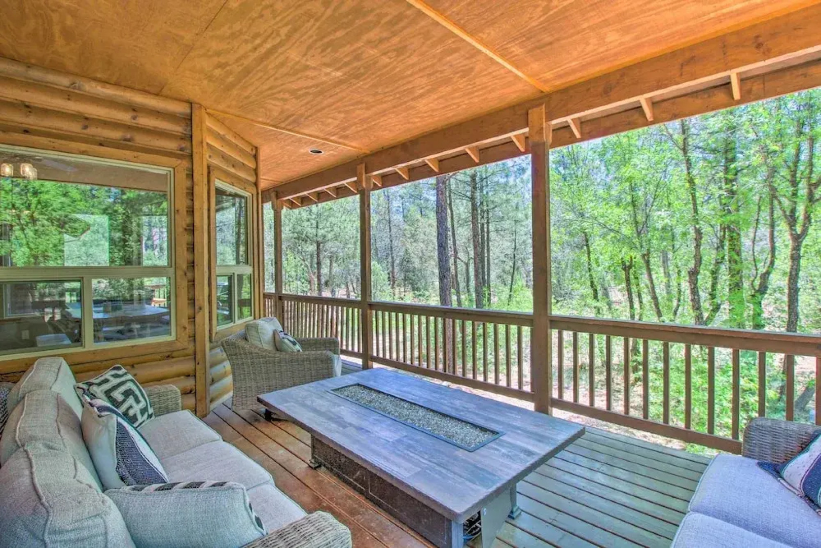 Deck, Grill & Fire Pit: Spacious Show Low Hideaway