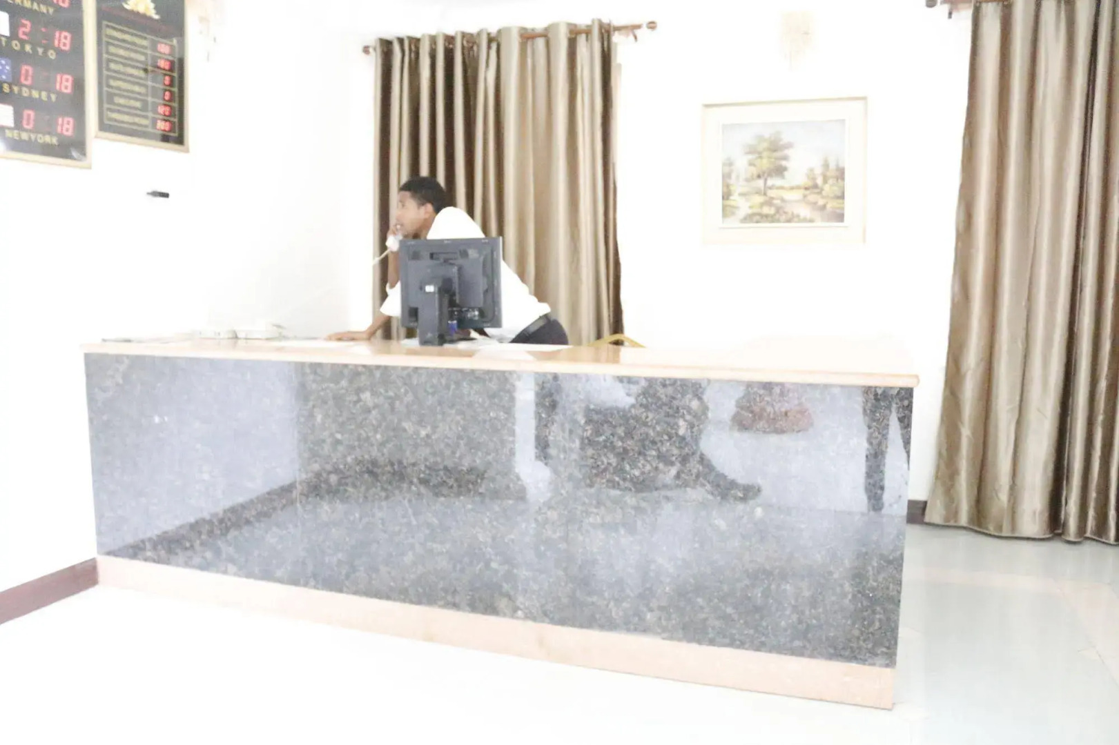 Kingsbridge Royale Hotel