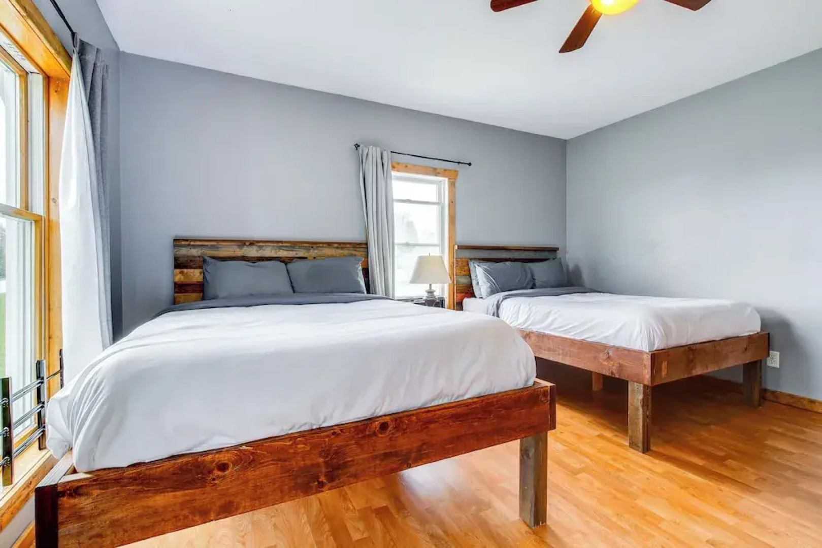 Algoma Retreat: Near Beach, Game Room, Yard