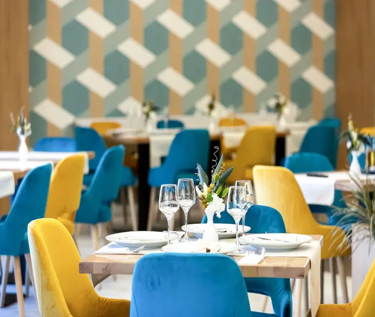 Grand View Hotel & Suites