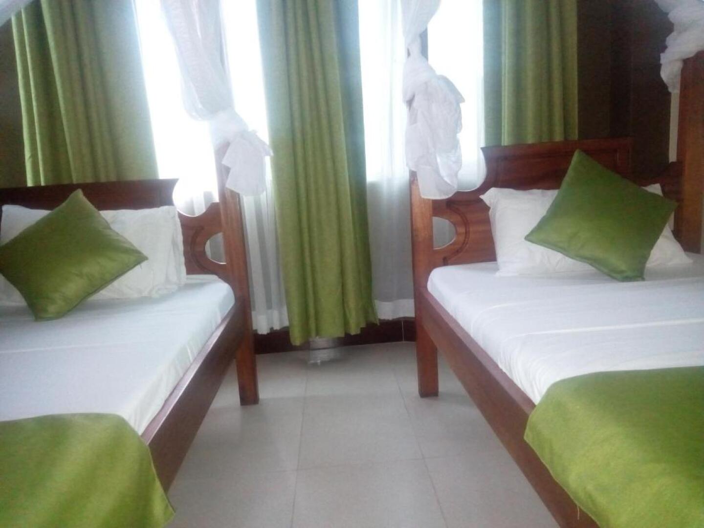 Sunset Apartments S6