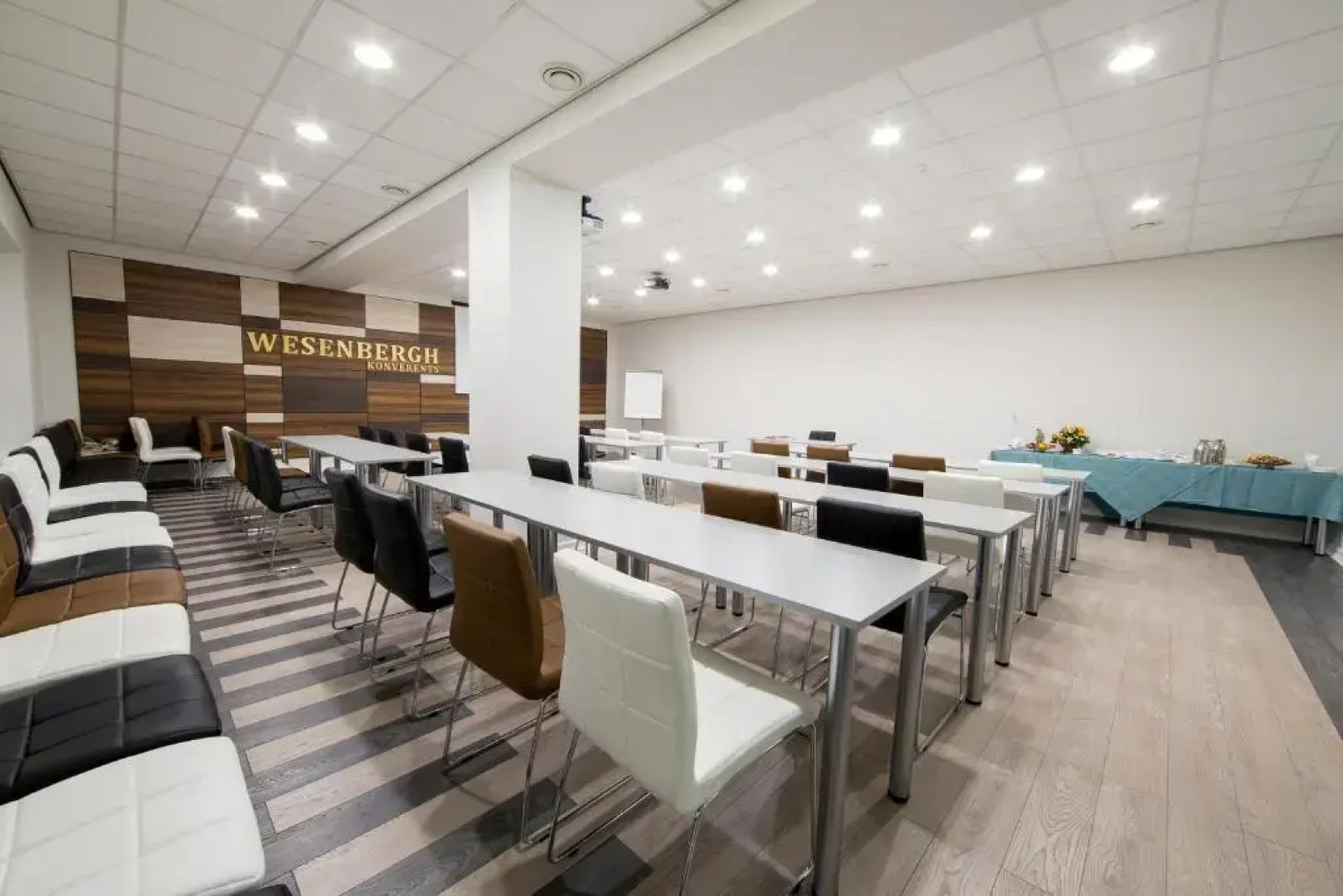 Отель Wesenbergh