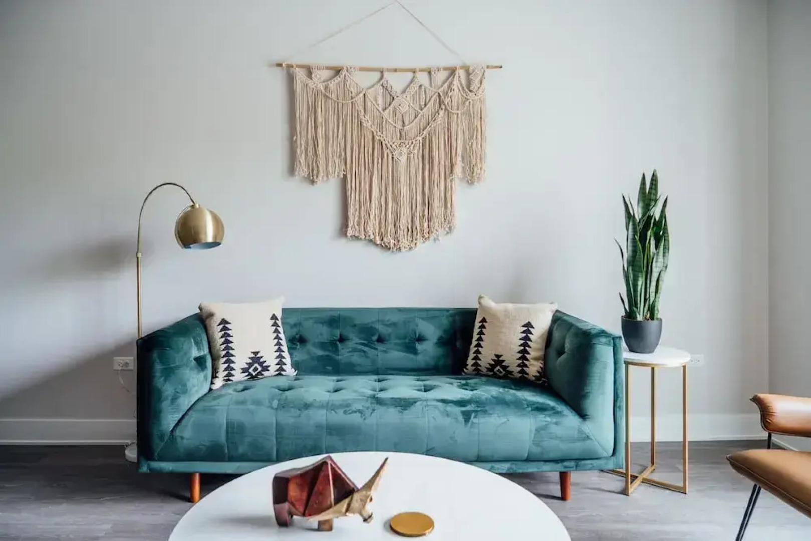 Bright Stylish 2BR Apt in Oak Brook