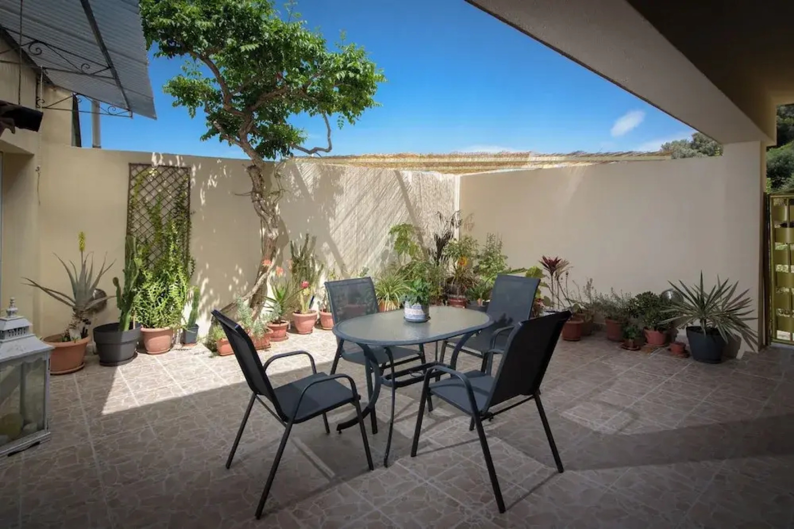 Krousonas Mountain View Suite