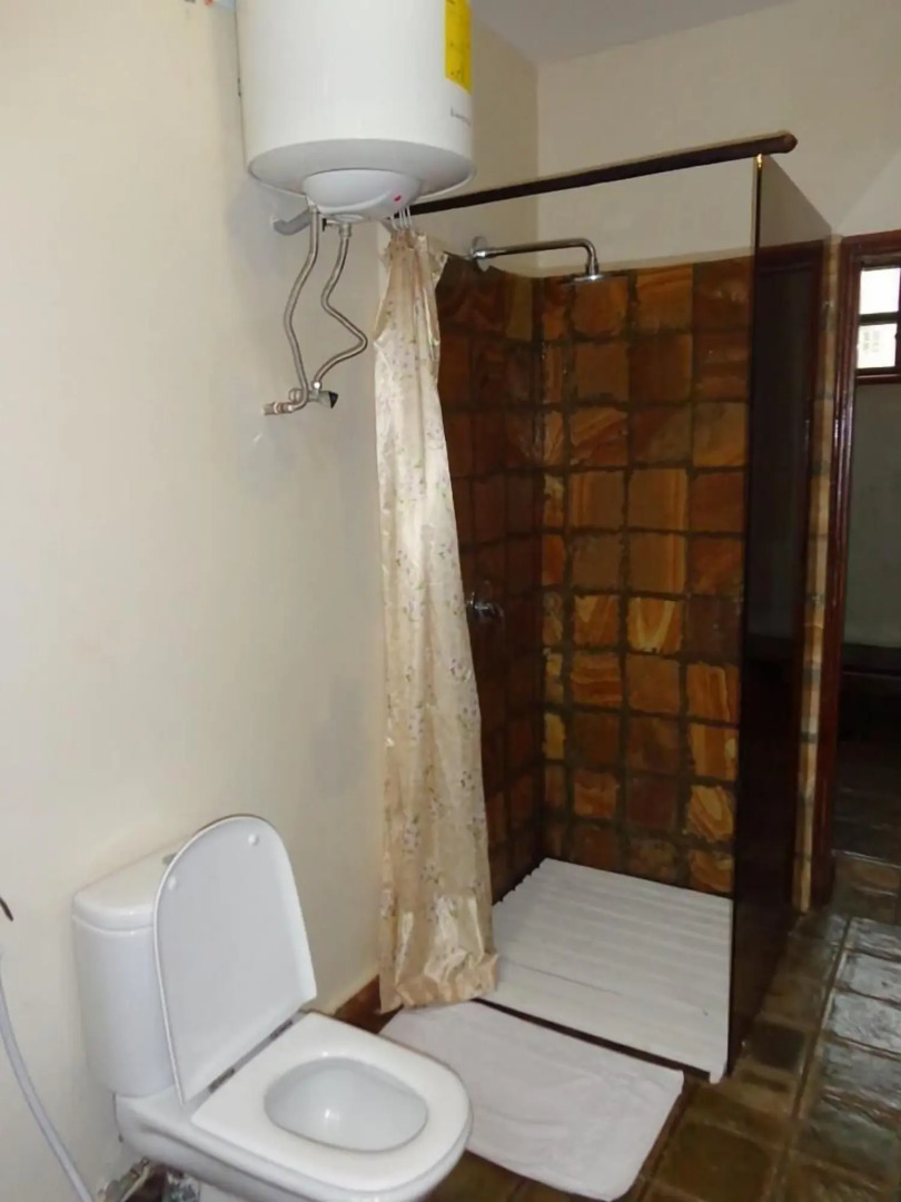 Weru Weru River Lodge