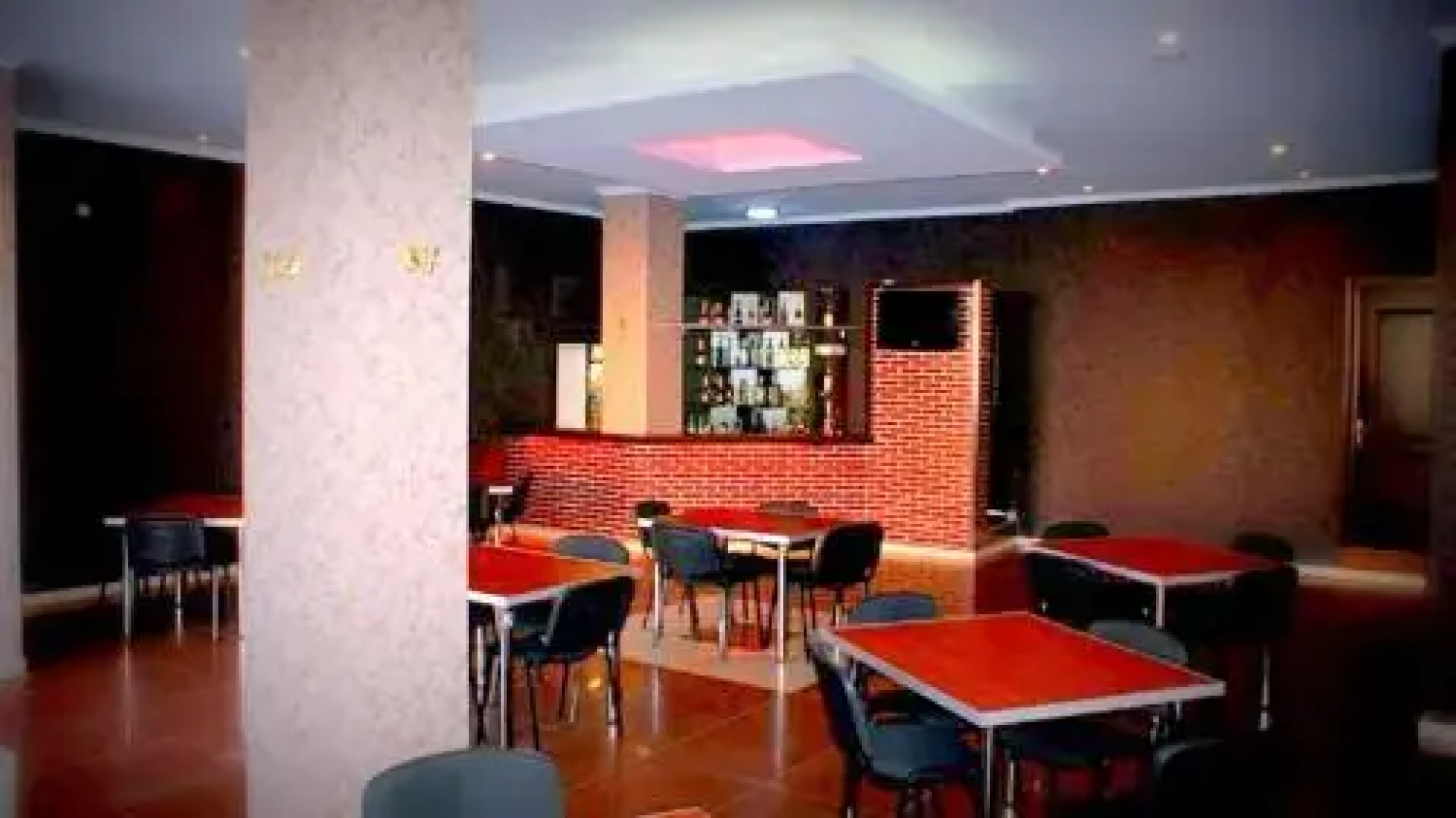 Hills Plaza