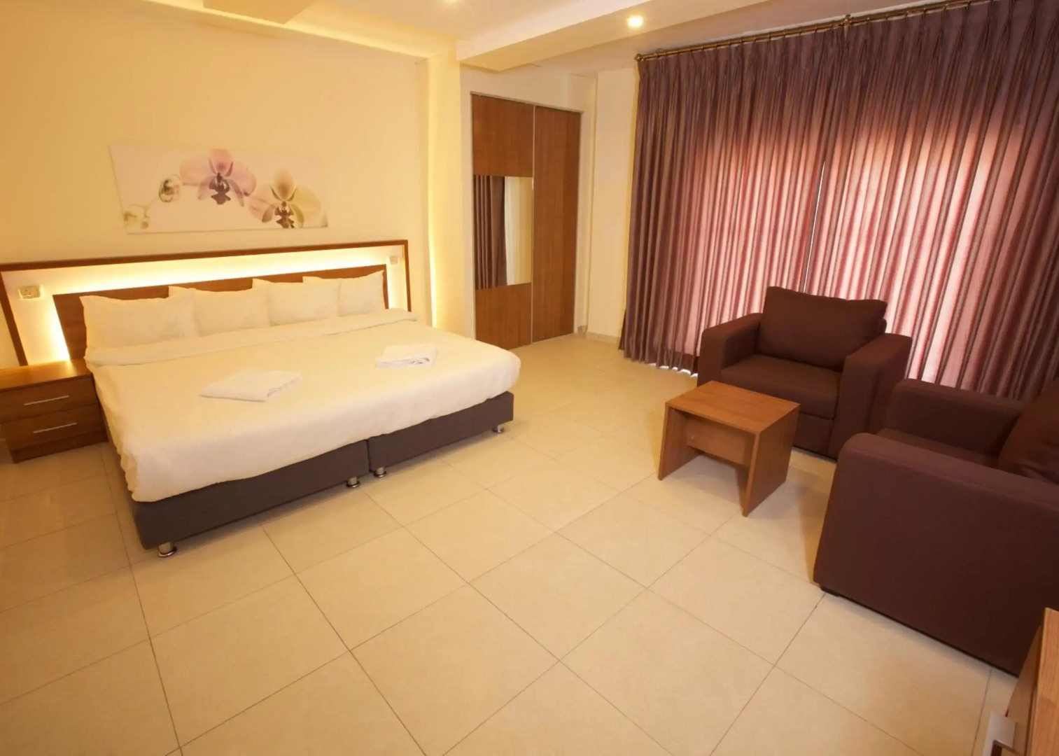 Lujain Hotel Suites