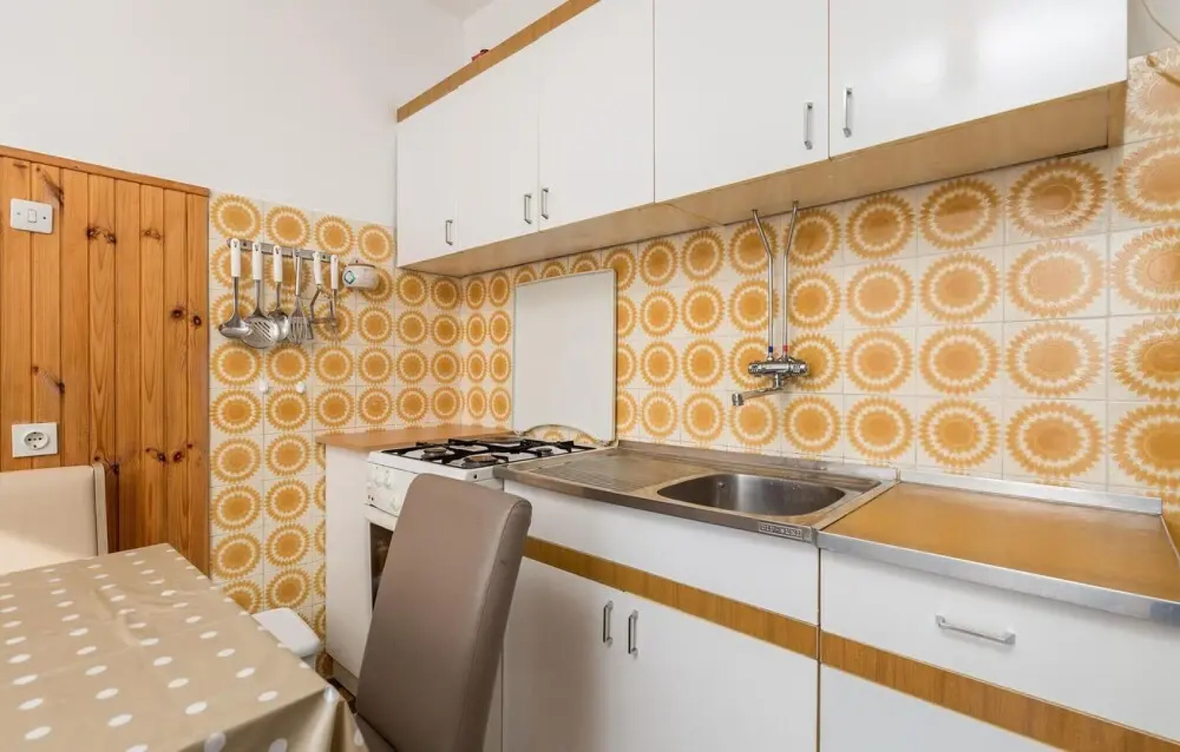 Stunning Home in Starigrad With 2 Bedrooms and Wifi