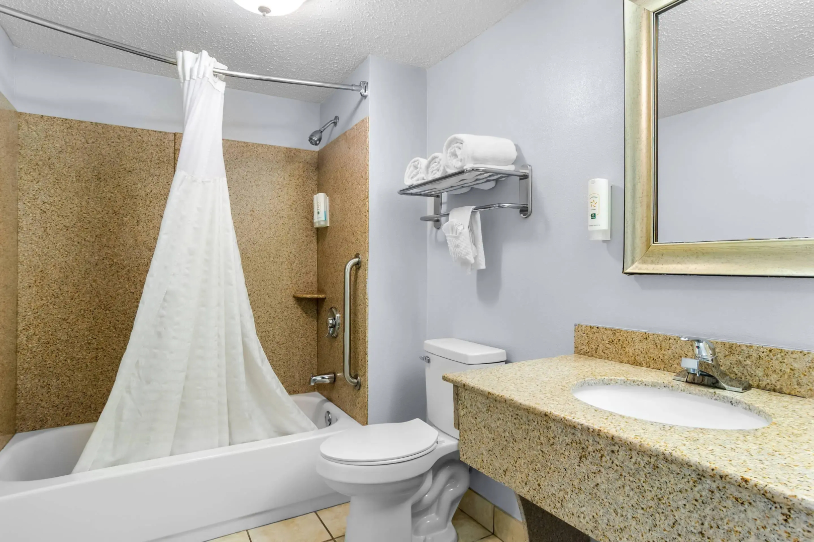 Quality Inn & Suites Greenville - Haywood Mall