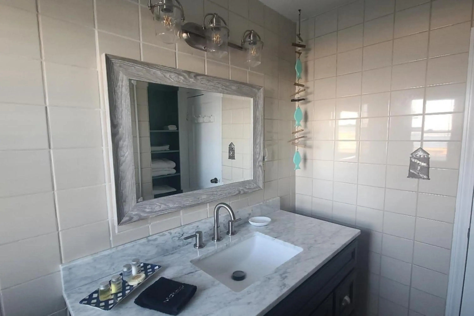 Lake Huron - 3 Bedroom, 2 Bath Lake Front Home (Sleeps 12)