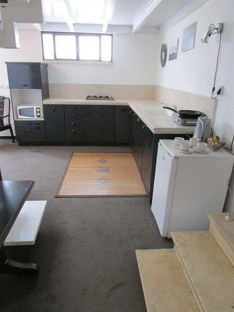 Nina Cafe Suites Hotel