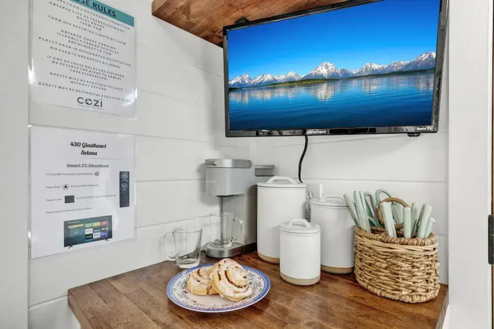 Selena-romantic Tiny Home-firepit