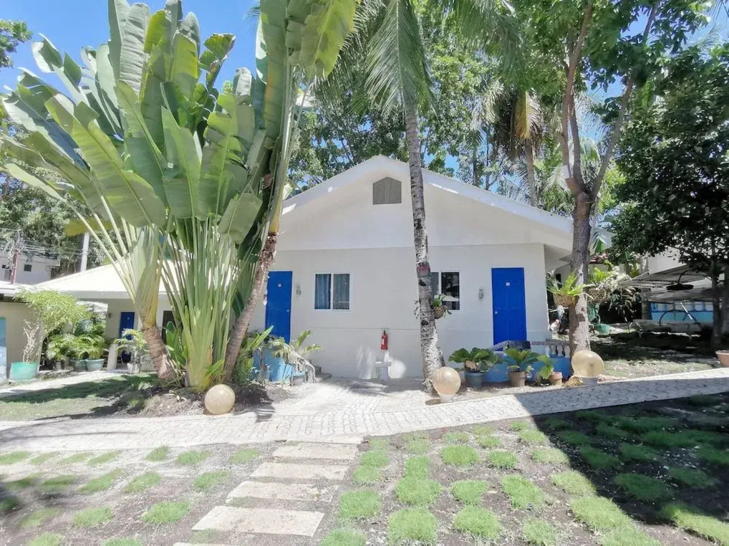 Pescadores Suites Moalboal