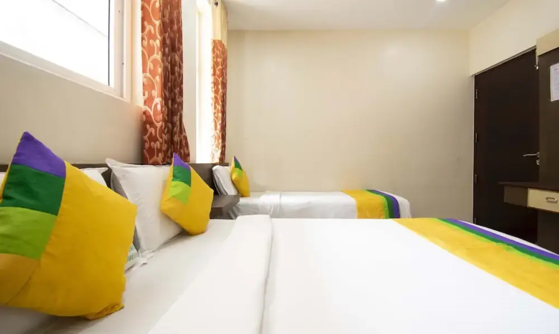 Treebo Trip Lumino Rainbow