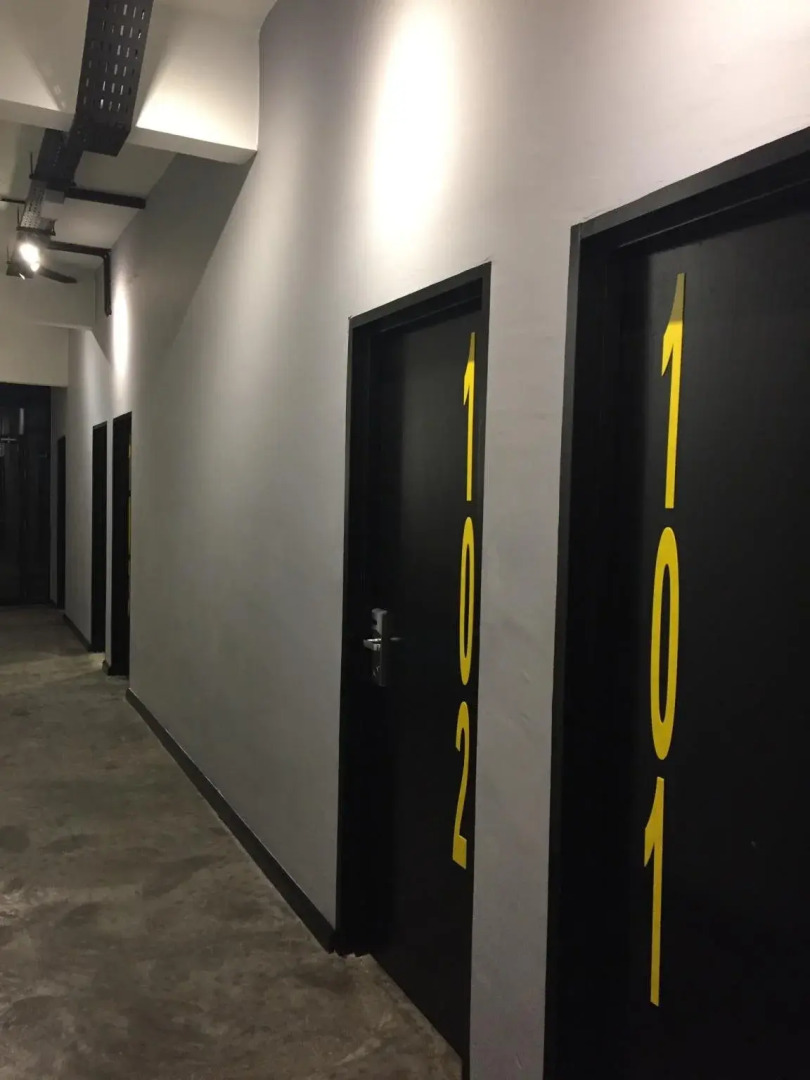 Suite 18 Boutique Hotel - Hostel