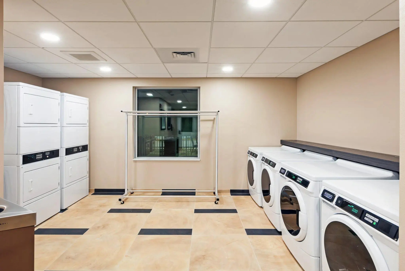 Candlewood Suites Lenexa - Overland Park Area