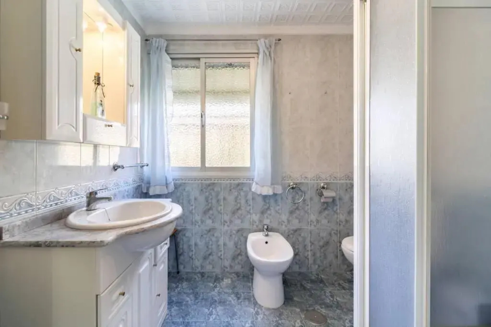 Chalet acogedor con piscina muy cerca de Granada