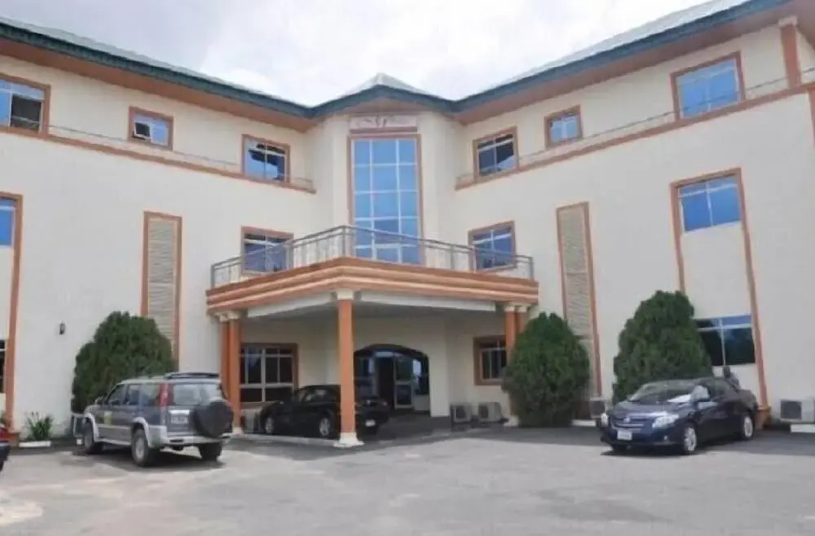 Mangel Hotel and Suites