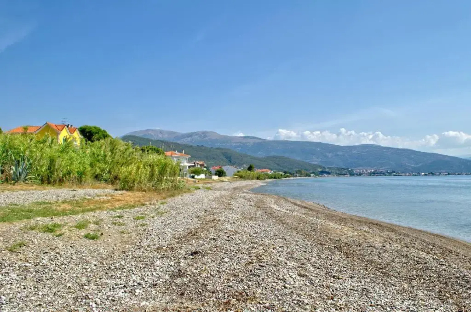 Epipleon Luxury Suites -105- Δωμάτιο 35τμ με βεράντα 35τμ μπροστά στη θάλασσα