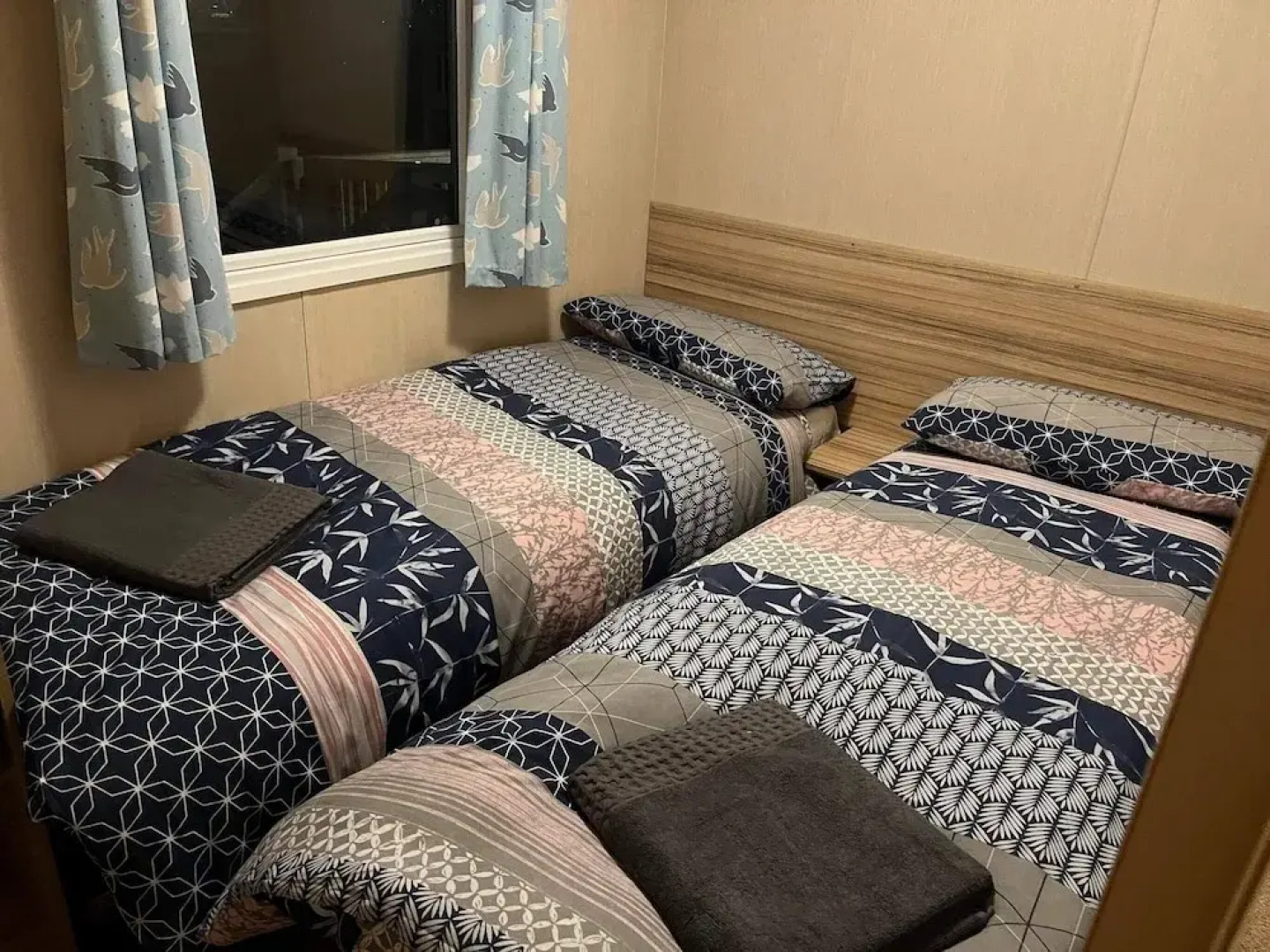 pet Free 2 Bedroom Caravan With Decking at Heacham