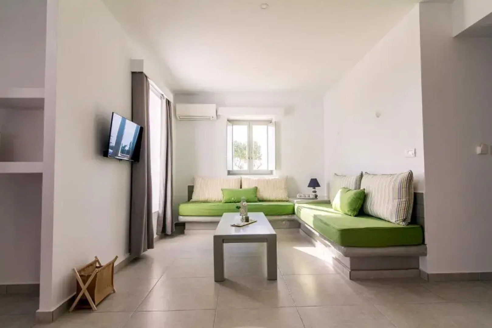 Olive Garden Luxury Resort - Pool & Seaview Suite I - Aliki Paros