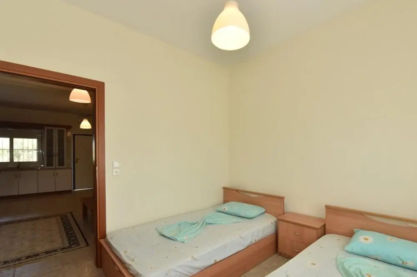 Svetlana s Family Right House by Travelpro S