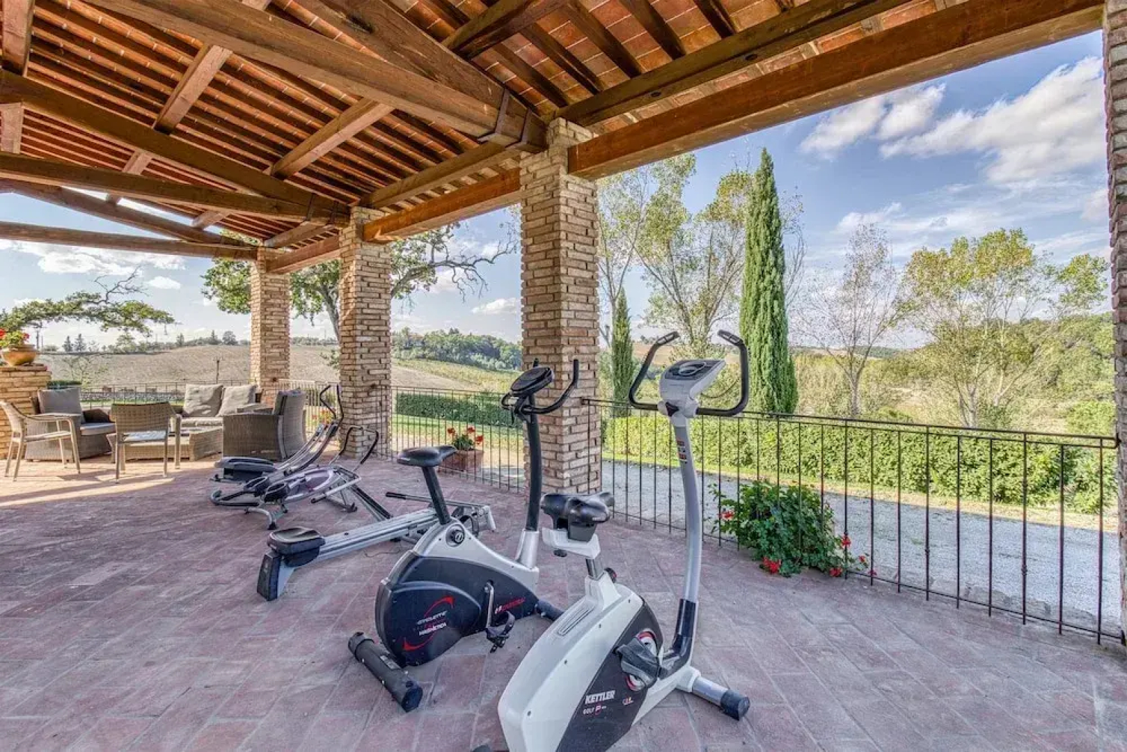 Maramaldo Gallonero Shared Pool Chianti