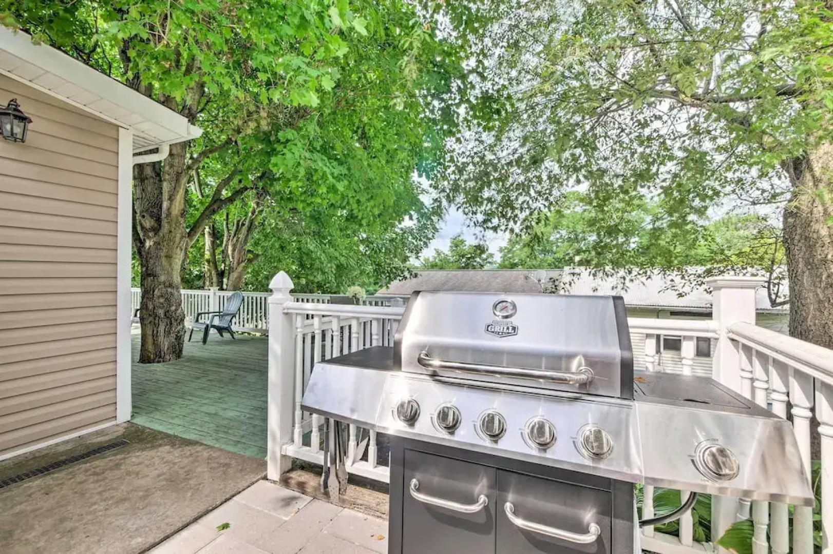 'the Shady Cottage' Millersburg Getaway w/ Deck