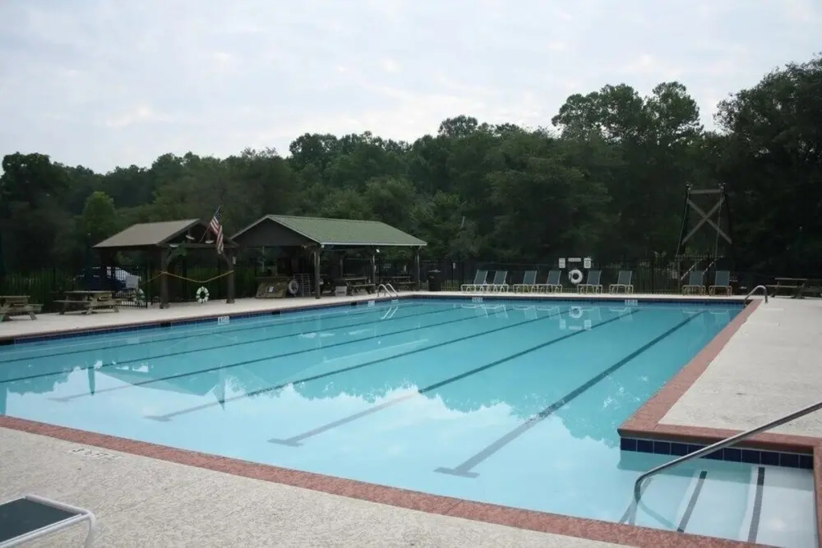 Hollow Tree Hideaway - Coosawattee River Resort