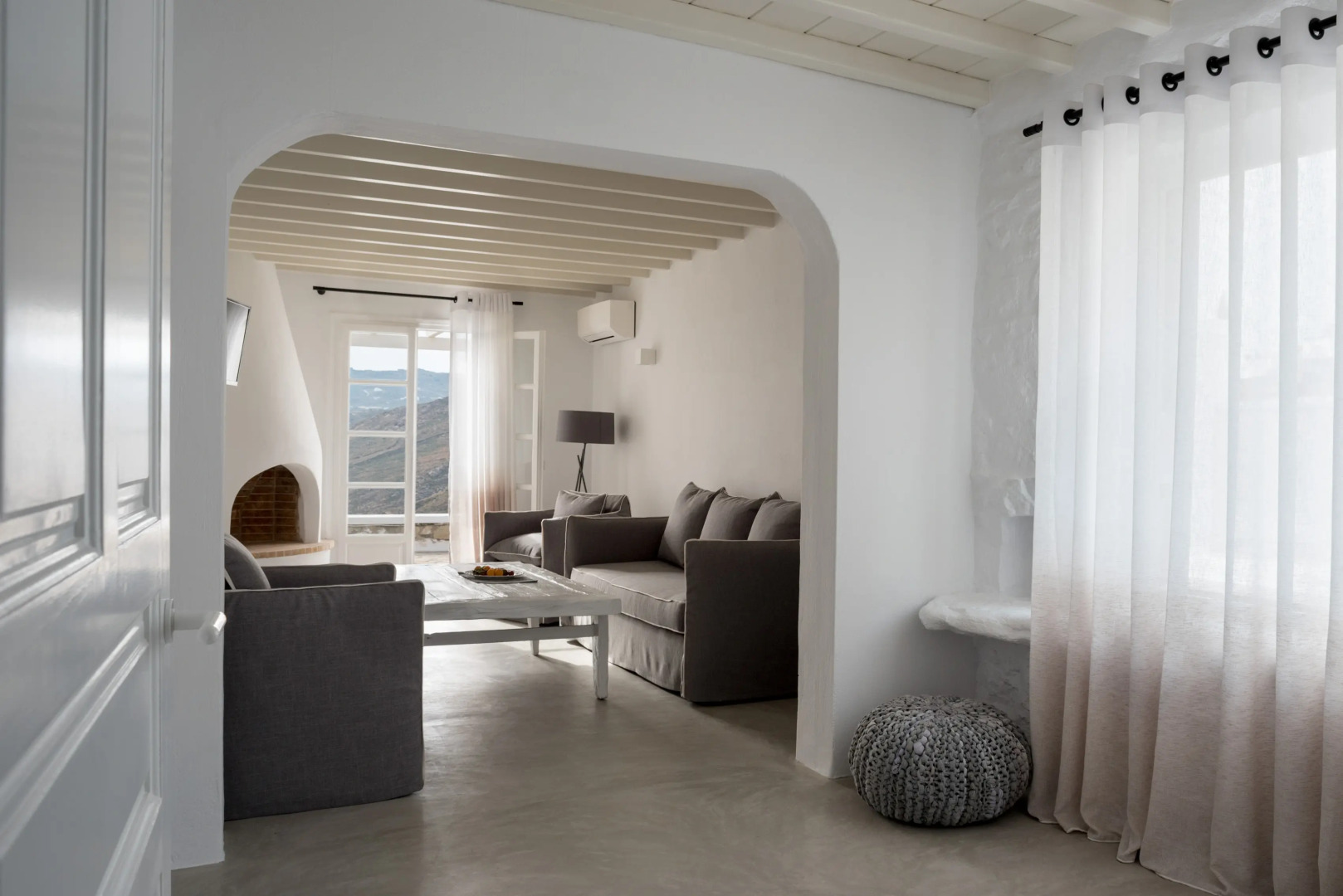 Cova Mykonos Suites