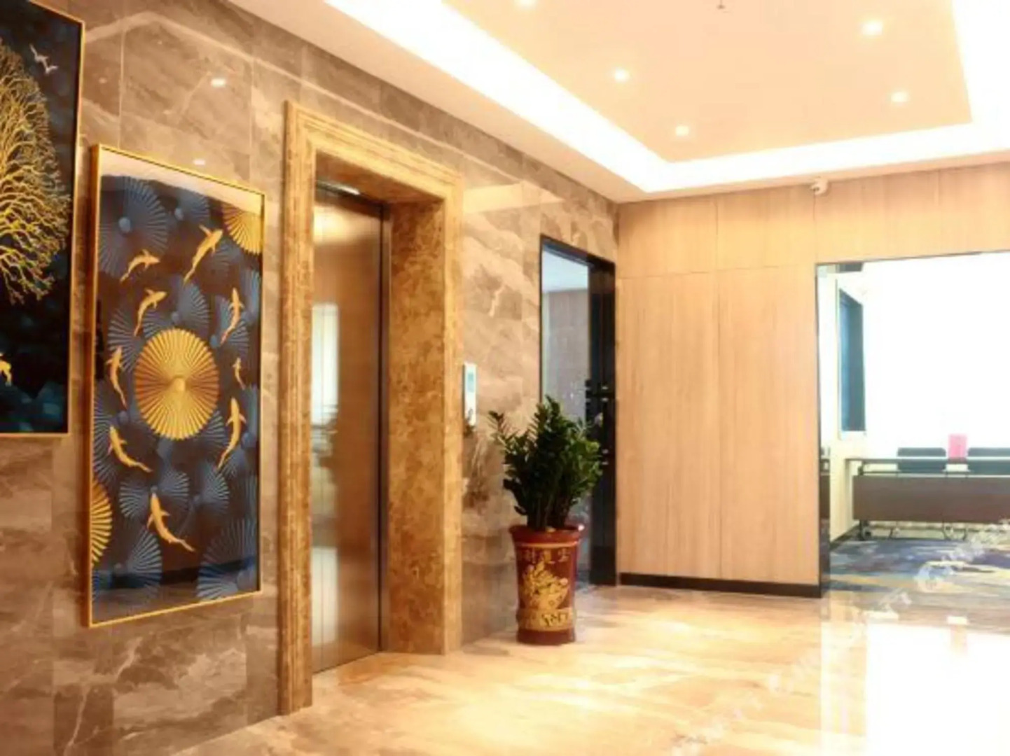 Dongfang Ruiji Zunxuan Hotel