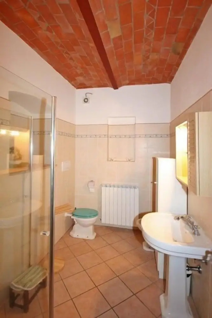 Spacious Farmhouse in Pienza with Swimming Pool