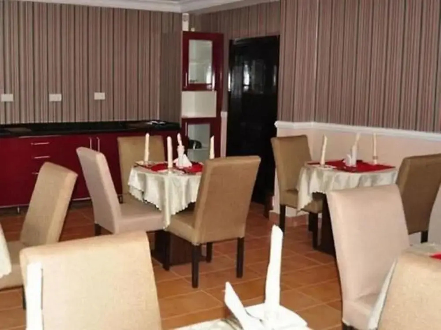 De Brass Suites Hotel