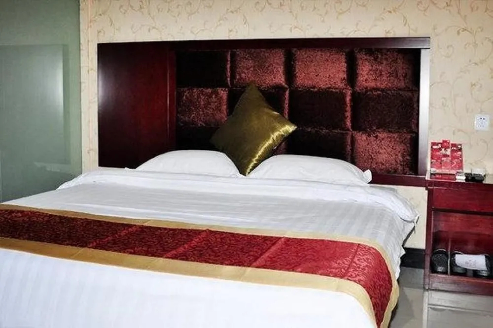 Zhengzhou Longgang Hotel