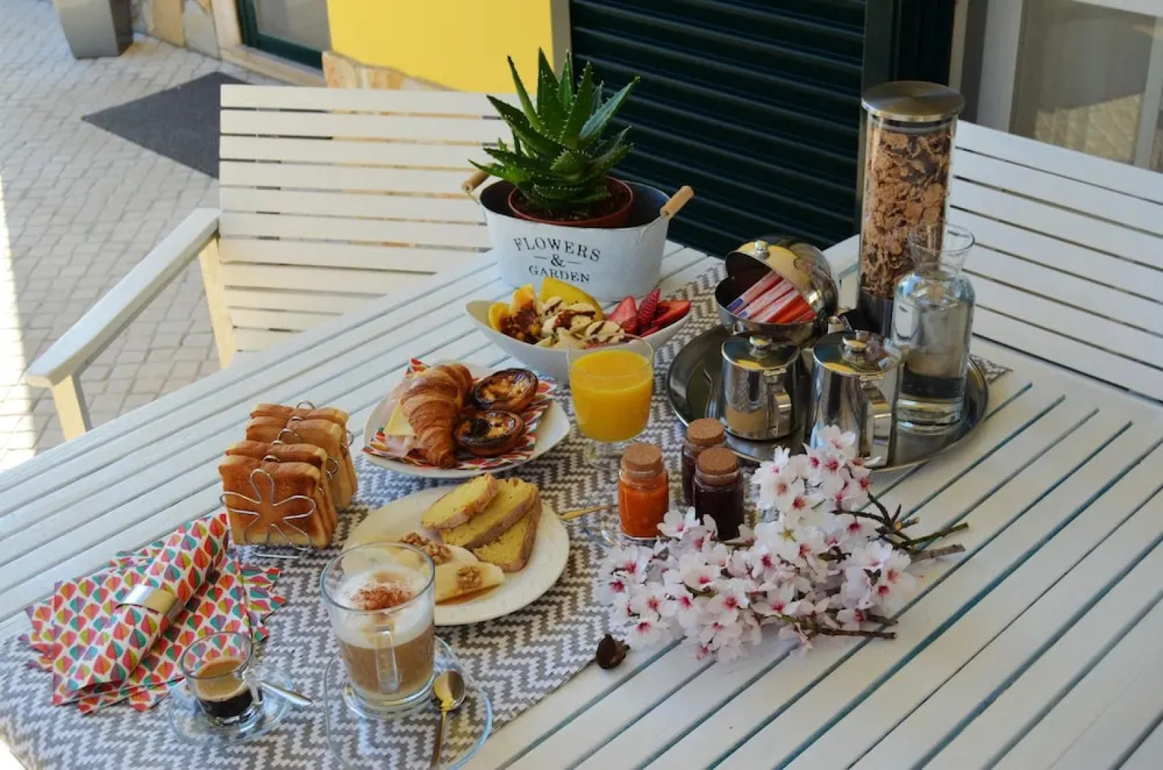 Studio in Estói, With Wonderful sea View, Pool Access, Enclosed Garden