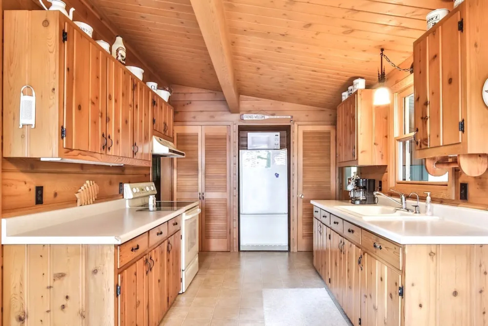 Pinewood #8512 - 3 Br Home