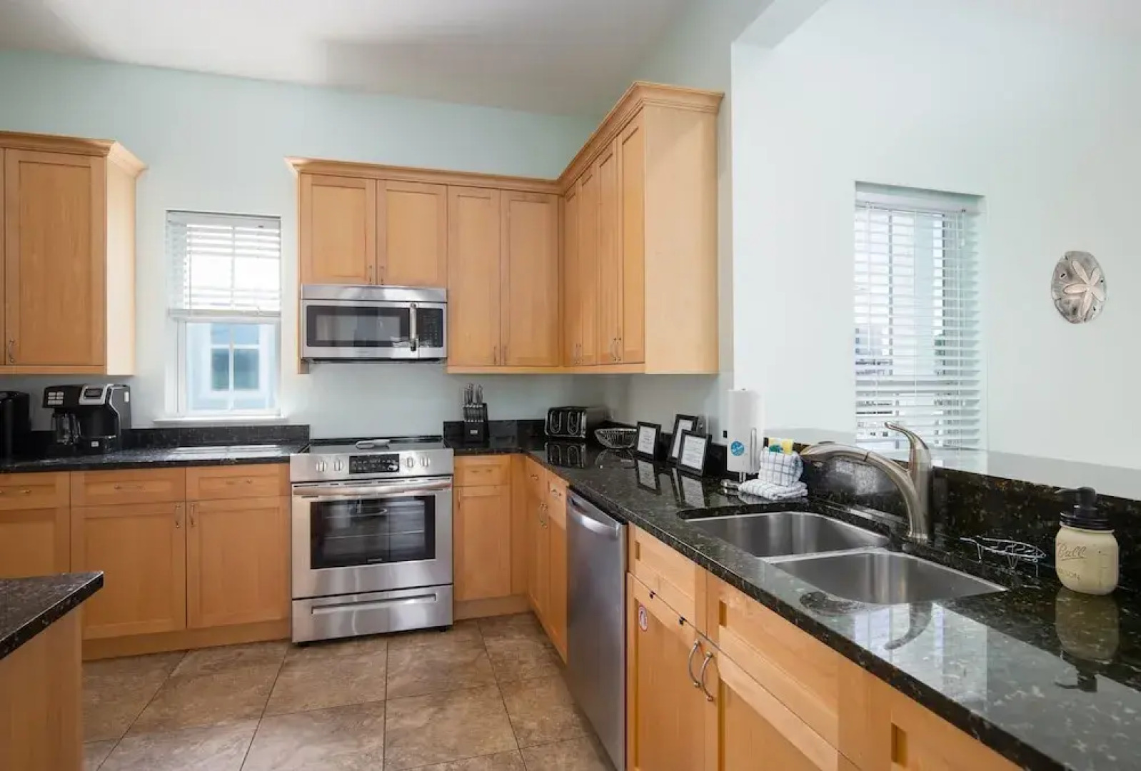 621 Lyndell Ln Unit B Aqua House