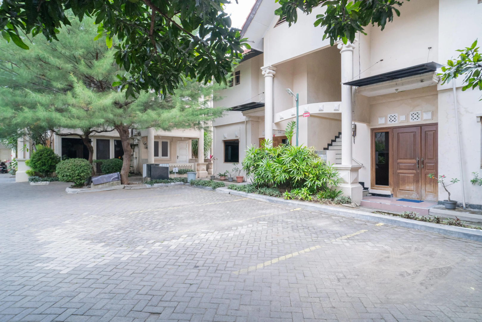 RedDoorz near Rumah Sakit Baptis Kediri
