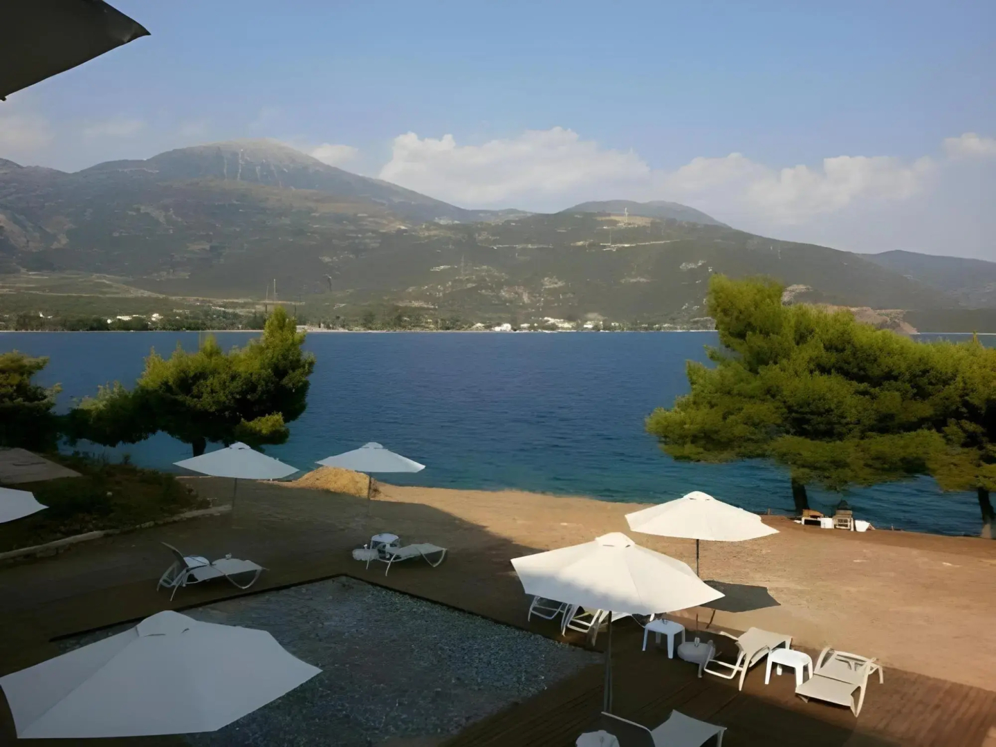 Trizonia Beach Hotel