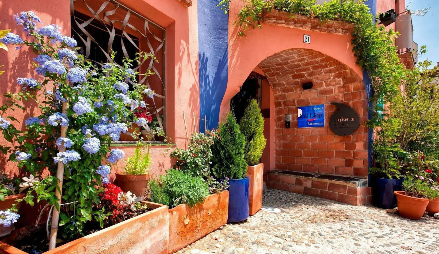 Hotel & Restaurant Cal Llop