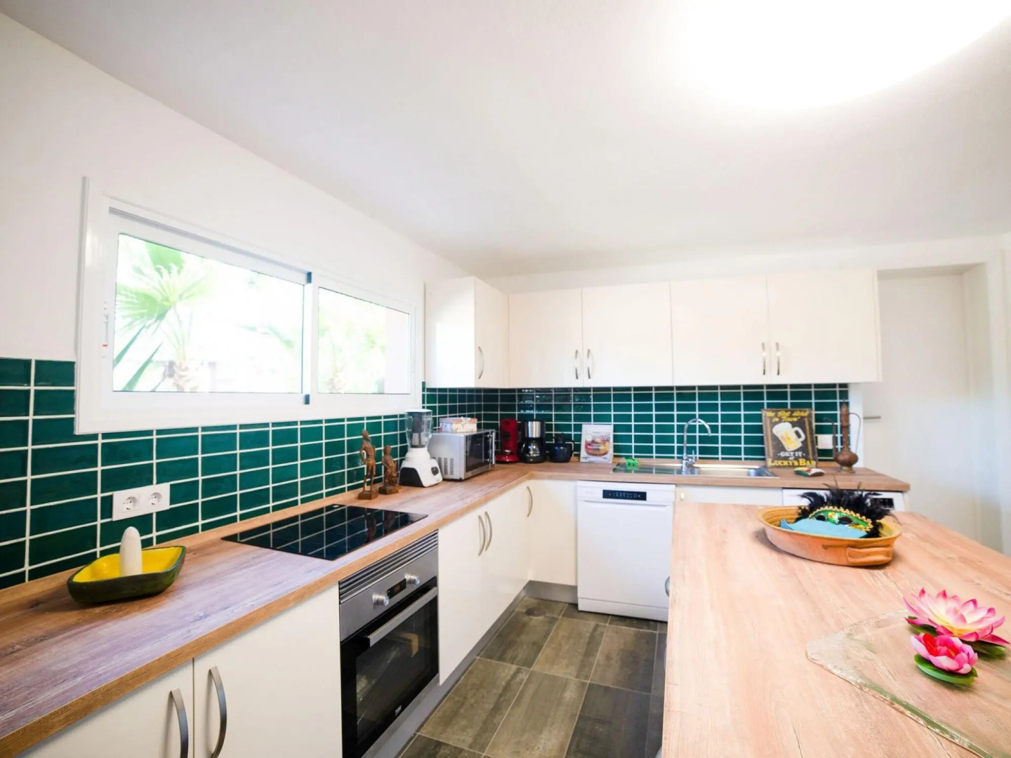 Appealing Holiday Home in La Escalona With Mountain Views