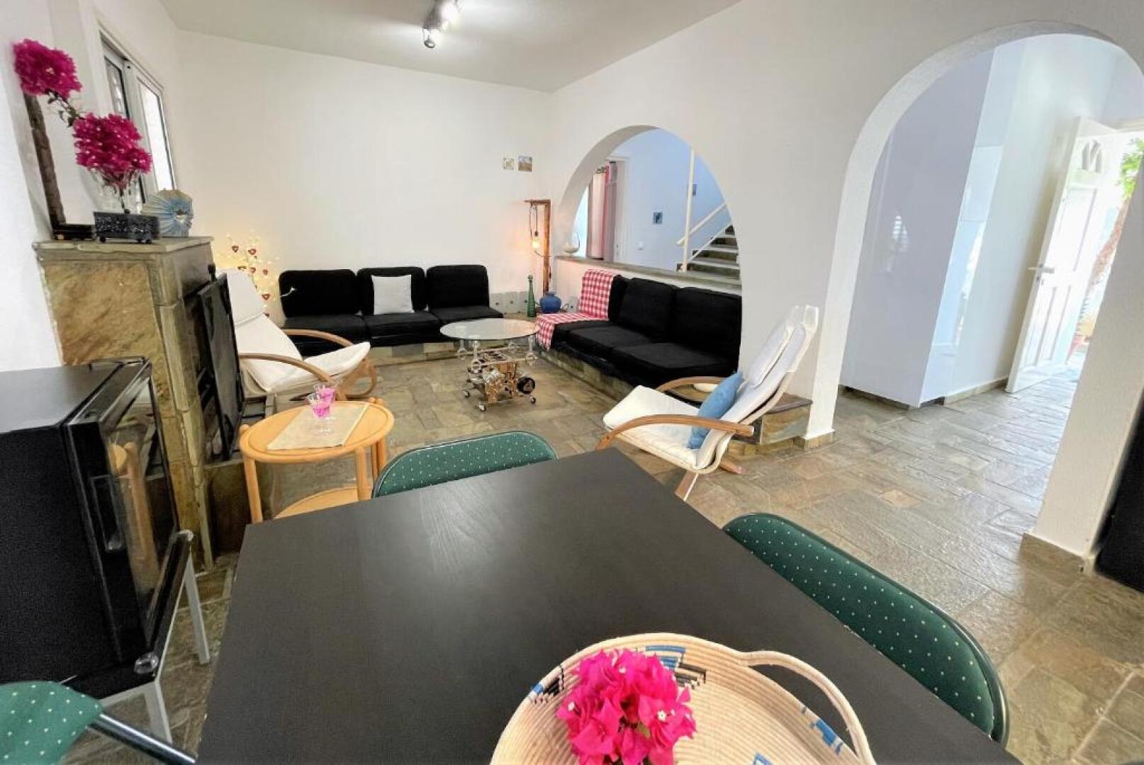 Blossom Holiday Villa DPS18