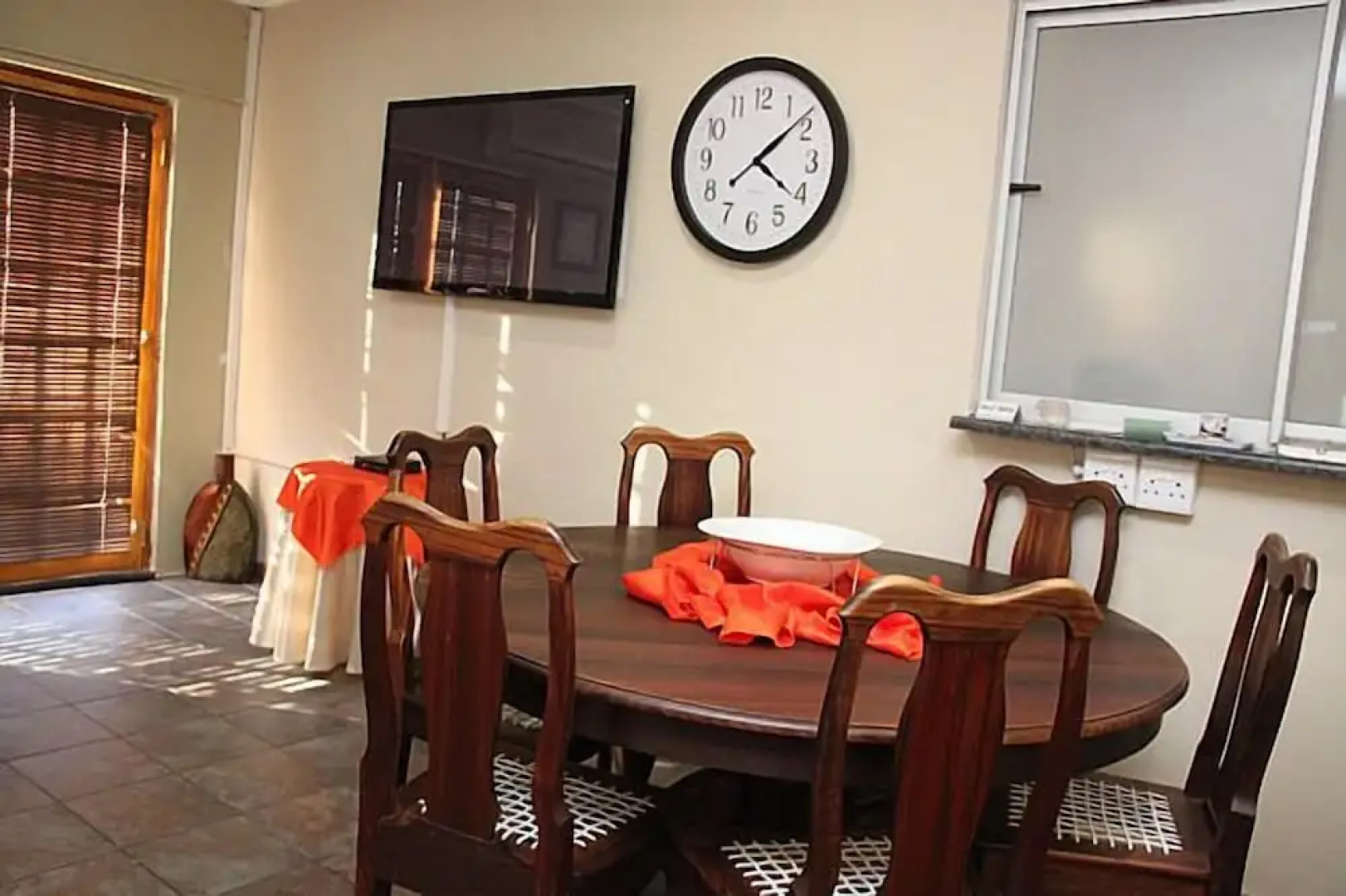 Airport Bed and Breakfast