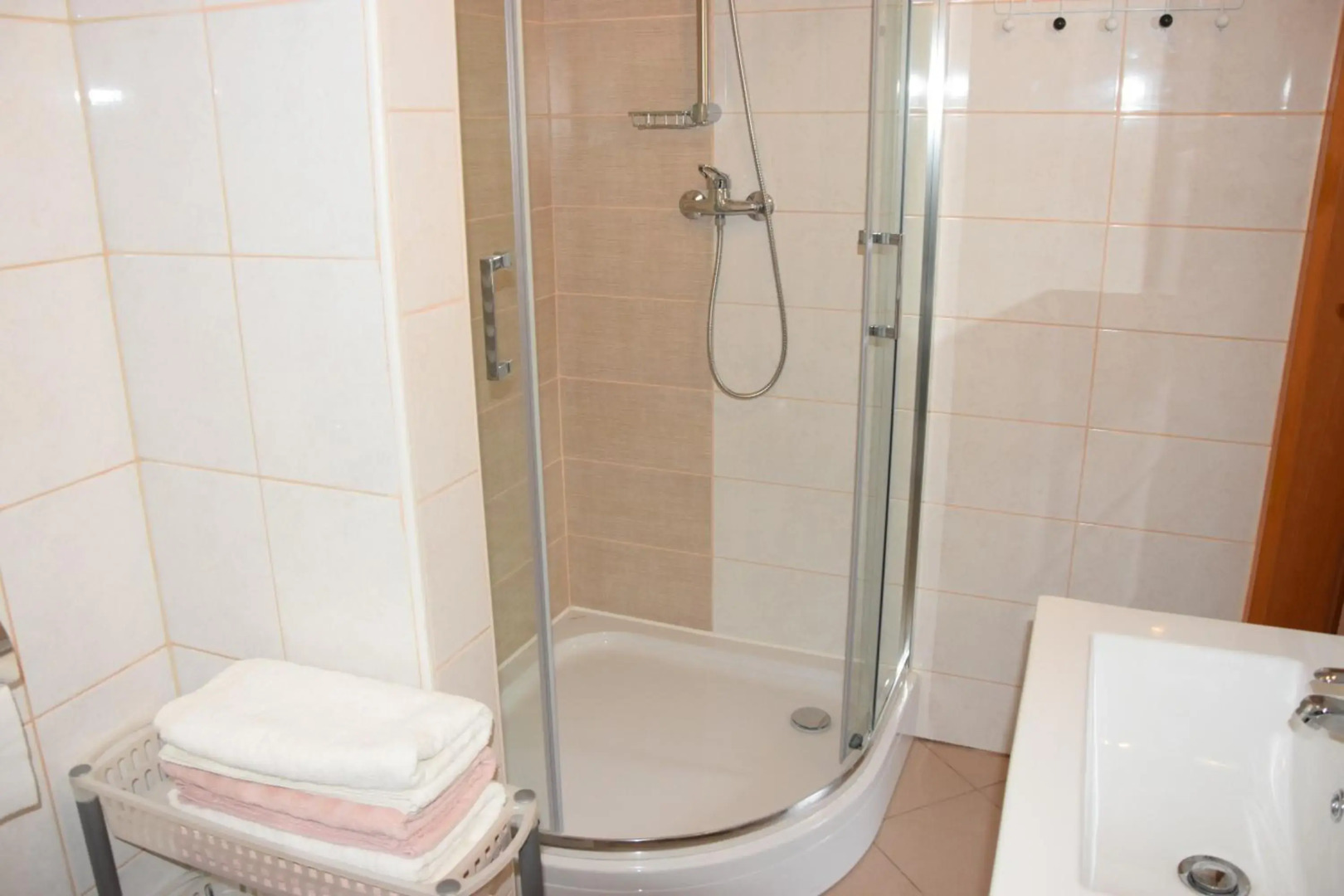 COMFY and BRIGHT Apartment