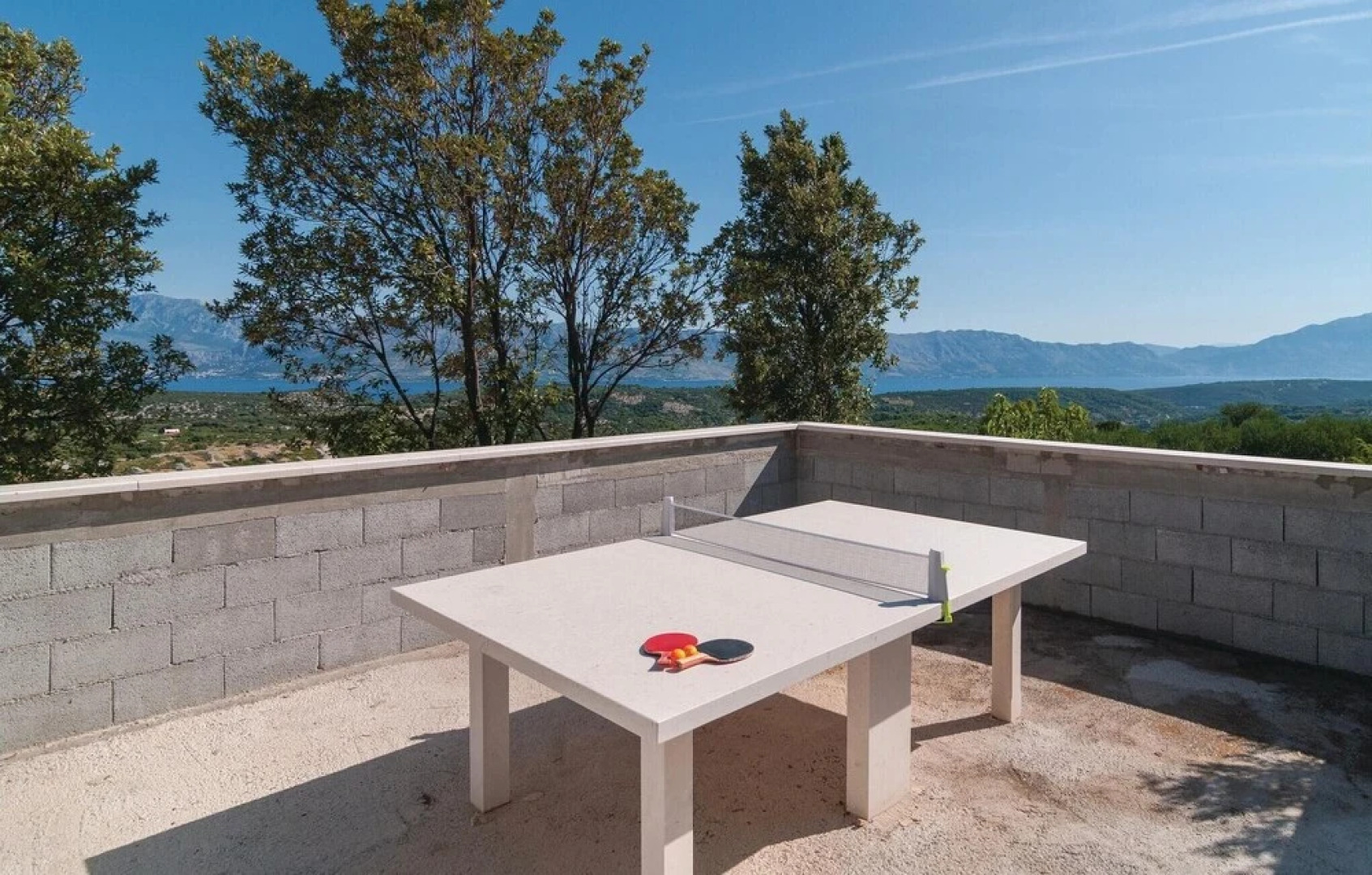 Amazing Home in Praznica With 4 Bedrooms, Wifi and Outdoor Swimming Pool