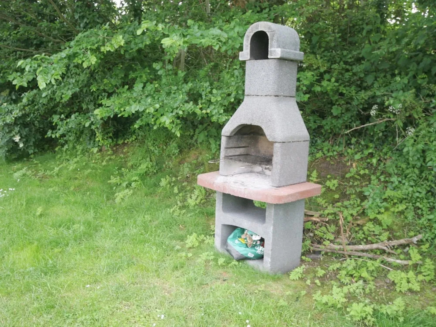 Beautiful Modern Villa With Pool, Jacuzzi and a Luxury Kitchen Island